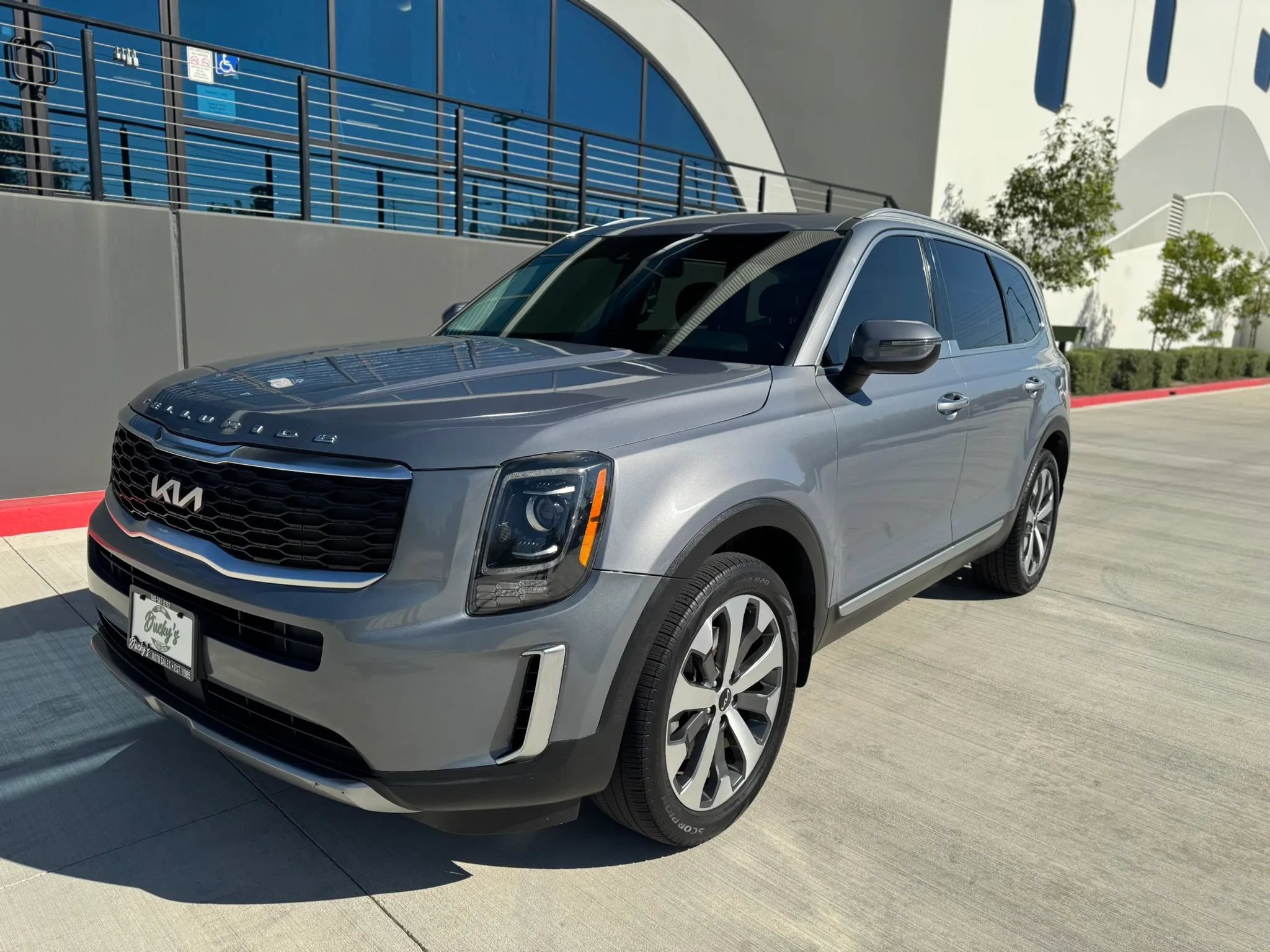 Used 2022 Kia Telluride S FWD image 1