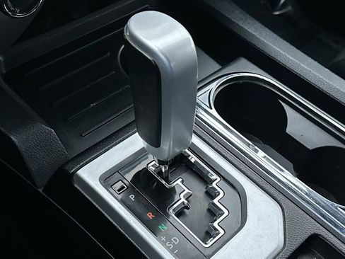 Used 2017 Toyota Tundra Limited image 32