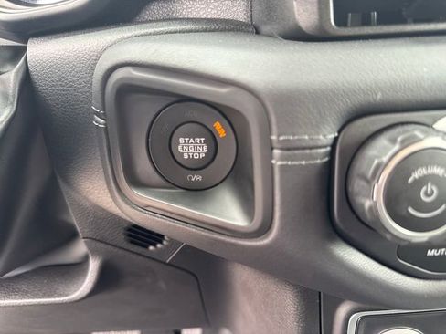 Used 2025 Jeep Wrangler Unlimited Sahara w/ Safety Group image 32