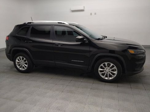 Used 2020 Jeep Cherokee Latitude FWD image 11