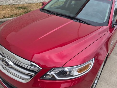 Used 2010 Ford Taurus SHO image 9