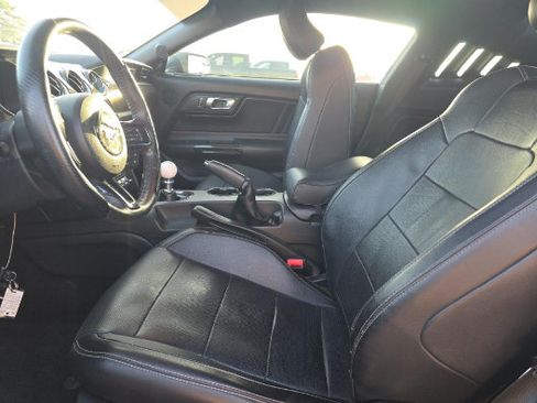 Used 2015 Ford Mustang GT Premium RWD image 3