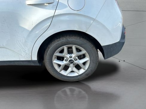 Used 2021 Kia Soul S FWD image 9