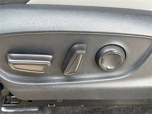 Used 2024 Toyota Tacoma TRD Sport w/ TRD Sport Upgrade Package image 20