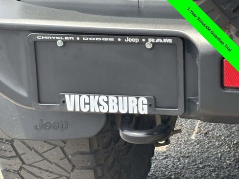 Used 2018 Jeep Wrangler Unlimited Sahara w/ Dual Top Group AWD/4WD image 41