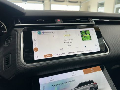 Used 2022 Land Rover Range Rover Velar R-Dynamic S image 56