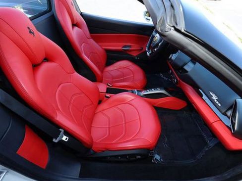 Used 2018 Ferrari 488 Spider image 9