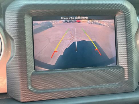 Used 2019 Jeep Wrangler Unlimited Sahara AWD/4WD image 5