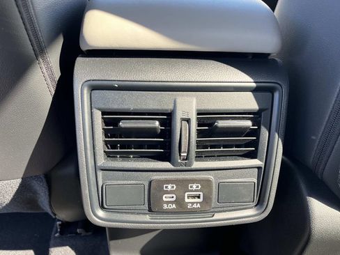 Used 2025 Subaru Forester Premium w/ Convenience Package #2 AWD/4WD image 18