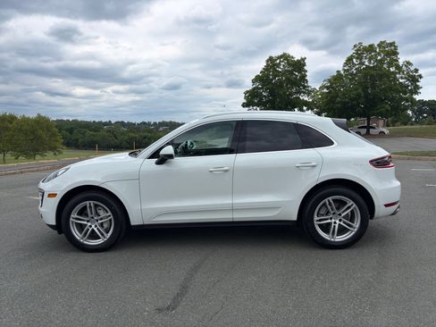 Used 2018 Porsche Macan S AWD/4WD image 2