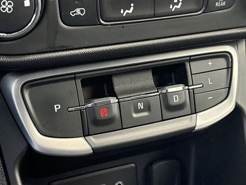 Used 2023 GMC Terrain SLE FWD image 15