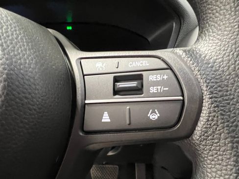 Used 2025 Honda HR-V LX image 18