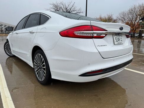Used 2018 Ford Fusion SE w/ Fusion SE Technology Package FWD image 4