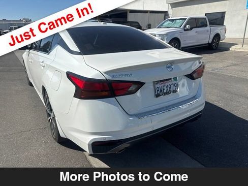 Used 2021 Nissan Altima 2.5 SR FWD image 3