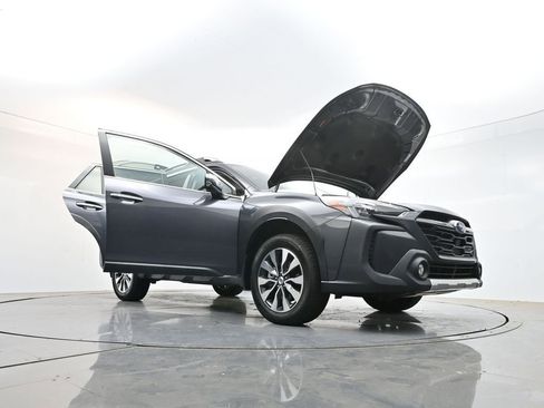 Used 2023 Subaru Outback Touring AWD/4WD image 41