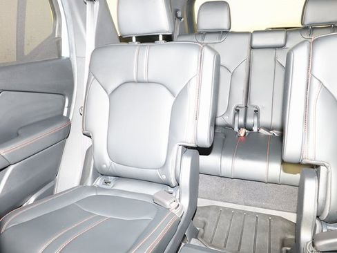 Used 2024 Honda Pilot TrailSport image 12