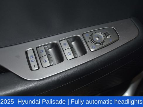 Used 2025 Hyundai Palisade SEL FWD image 20