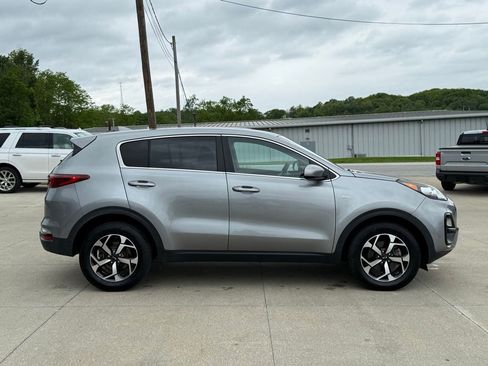 Used 2021 Kia Sportage LX AWD/4WD image 16