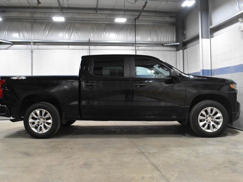Used 2020 Chevrolet Silverado 1500 Custom w/ Custom Value Package image 25