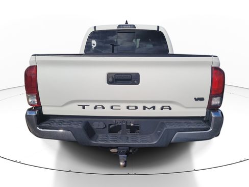 Used 2021 Toyota Tacoma SR5 RWD image 6