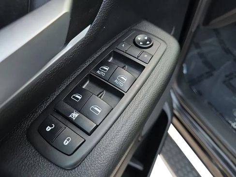 Used 2022 RAM 1500 Big Horn AWD/4WD image 12