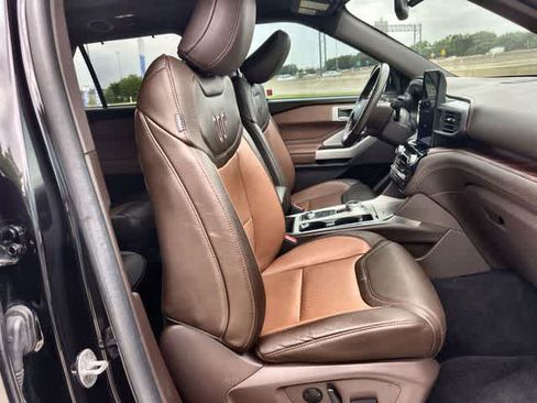 Used 2023 Ford Explorer King Ranch w/ Technology Package AWD/4WD image 12