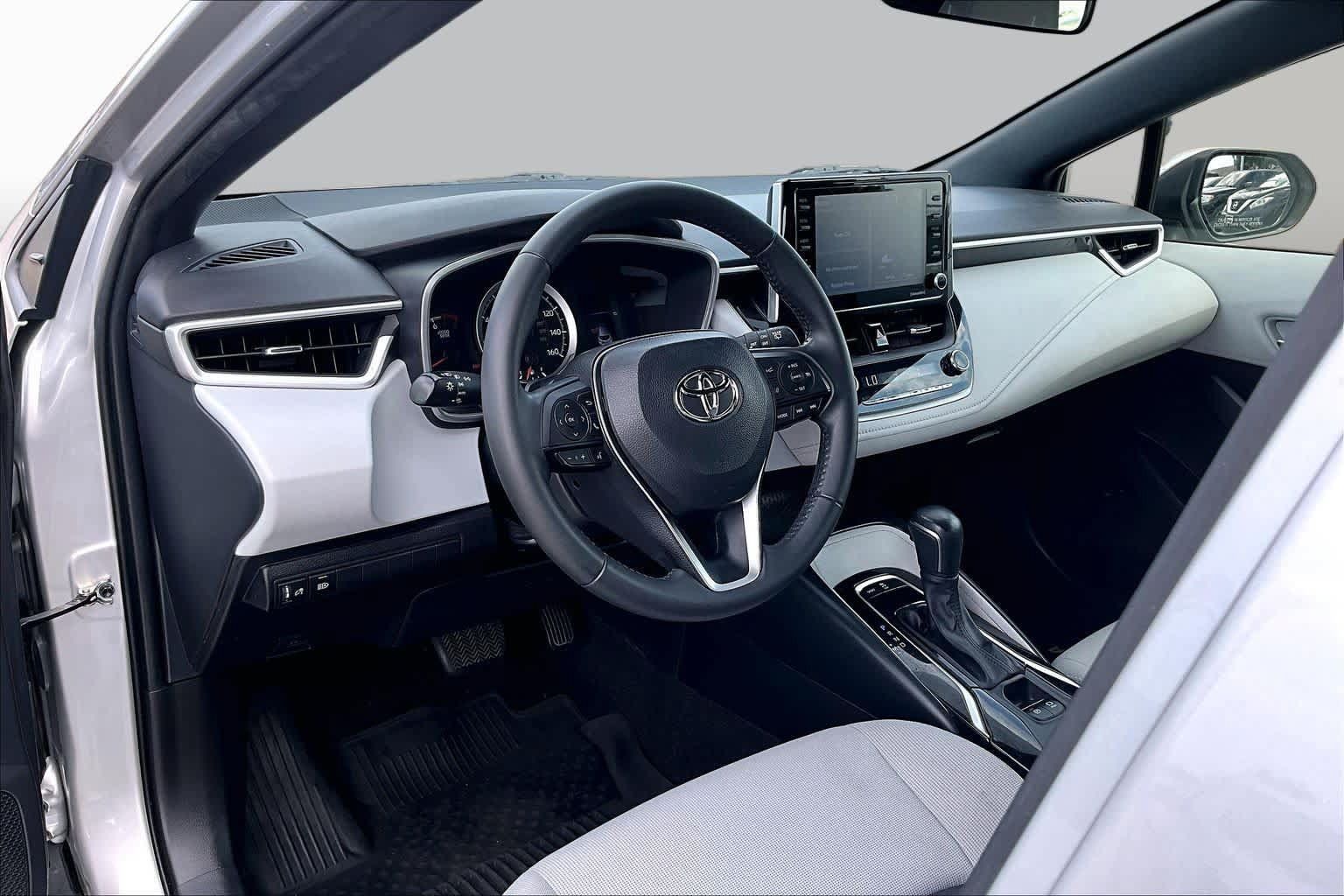 Used 2022 Toyota Corolla SE FWD image 18
