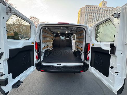Used 2024 Ford Transit 250 Low Roof w/ Exterior Upgrade Package image 25