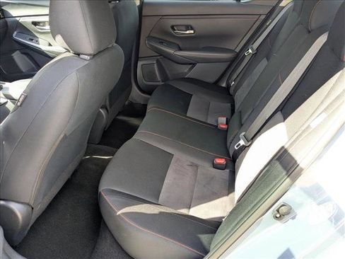 Certified 2025 Nissan Sentra SR FWD image 18