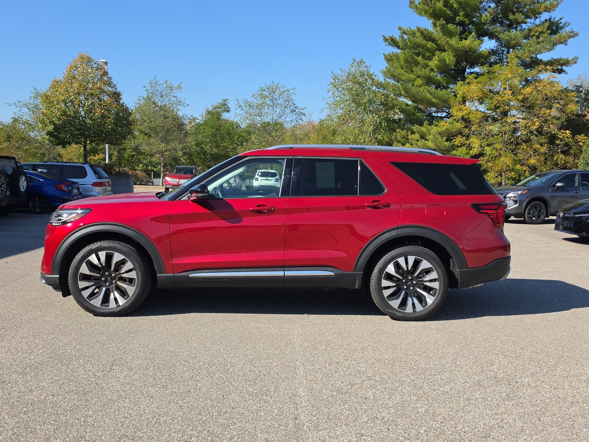Used 2026 Ford Explorer Platinum w/ LUX Leather Package AWD/4WD image 4