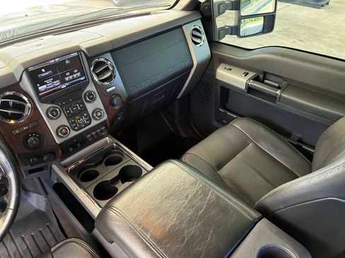 Used 2015 Ford F250 Lariat w/ Lariat Ultimate Package AWD/4WD image 18