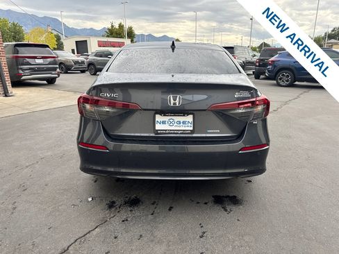 Used 2025 Honda Civic Sport Touring image 6