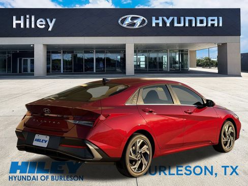 New 2025 Hyundai Elantra SEL FWD image 4