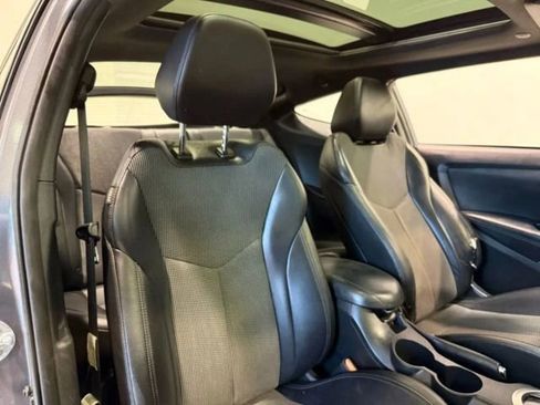 Used 2016 Hyundai Veloster w/ Option Group 02 FWD image 23