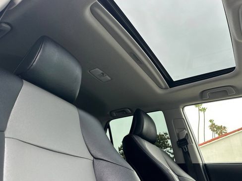 Used 2022 Toyota 4Runner SR5 Premium w/ Moonroof Package RWD image 18