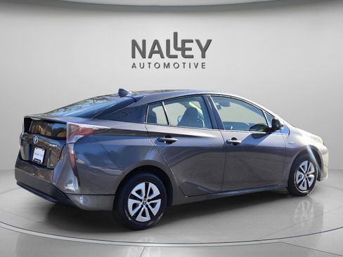 Used 2018 Toyota Prius Four image 5
