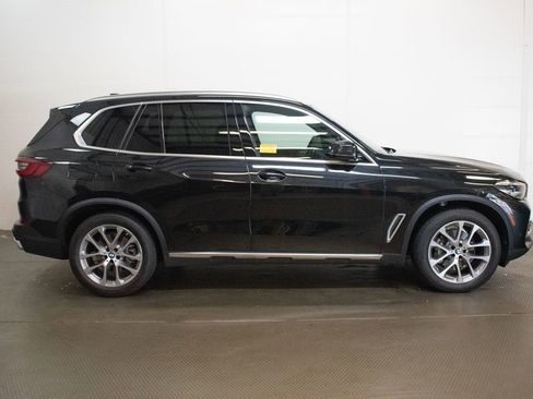 Used 2022 BMW X5 xDrive40i w/ Premium Package AWD/4WD image 3