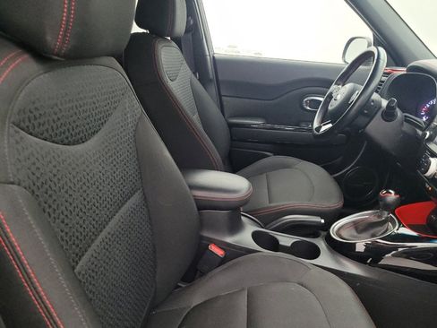 Used 2018 Kia Soul + image 21