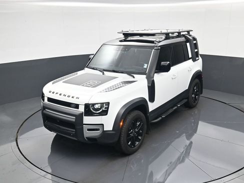 Used 2020 Land Rover Defender 110 HSE image 29