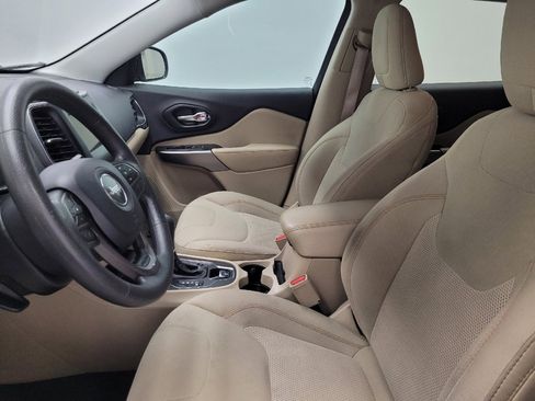 Used 2019 Jeep Cherokee Latitude w/ Popular Appearance Group image 17