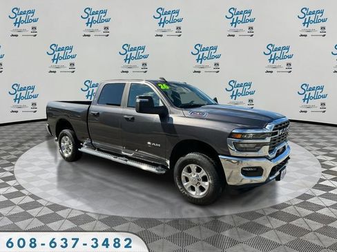 Used 2026 RAM 2500 Big Horn AWD/4WD image 3