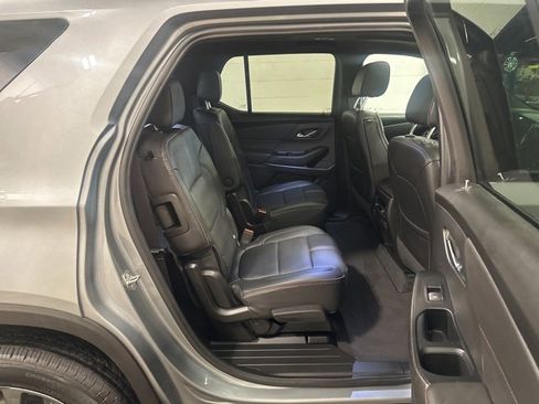 Used 2023 Chevrolet Traverse RS image 16