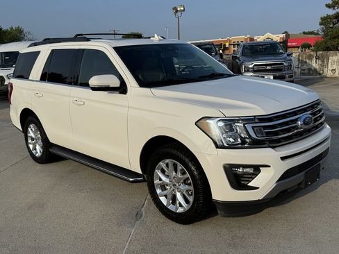 Used 2021 Ford Expedition XLT AWD/4WD image 6