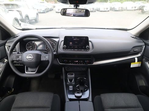 New 2026 Nissan Rogue SV w/ Cold Weather Package AWD/4WD image 7
