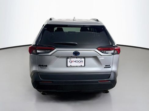 Certified 2020 Toyota RAV4 XLE w/ Convenience Package AWD/4WD image 6