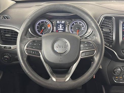 Used 2019 Jeep Cherokee Latitude w/ Popular Appearance Group FWD image 23