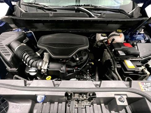 Used 2023 GMC Acadia SLE image 32