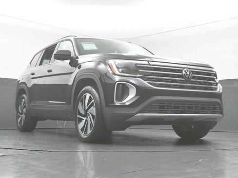Used 2024 Volkswagen Atlas SE w/ Panoramic Sunroof Package FWD image 51