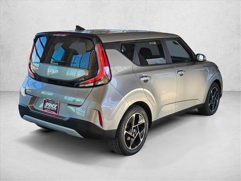 Used 2023 Kia Soul EX image 5