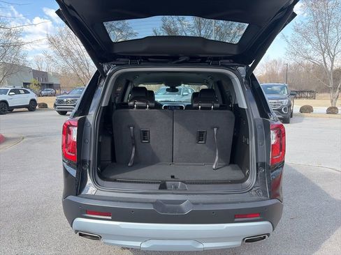 Used 2023 GMC Acadia SLT w/ LPO, Floor Liner Package image 6
